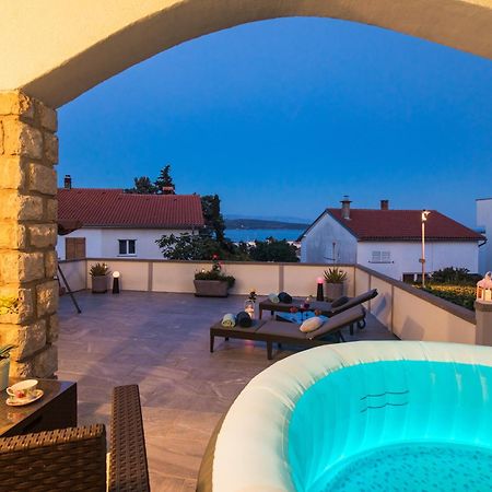 Apartment Tara With Seaview Krk Town Exterior foto