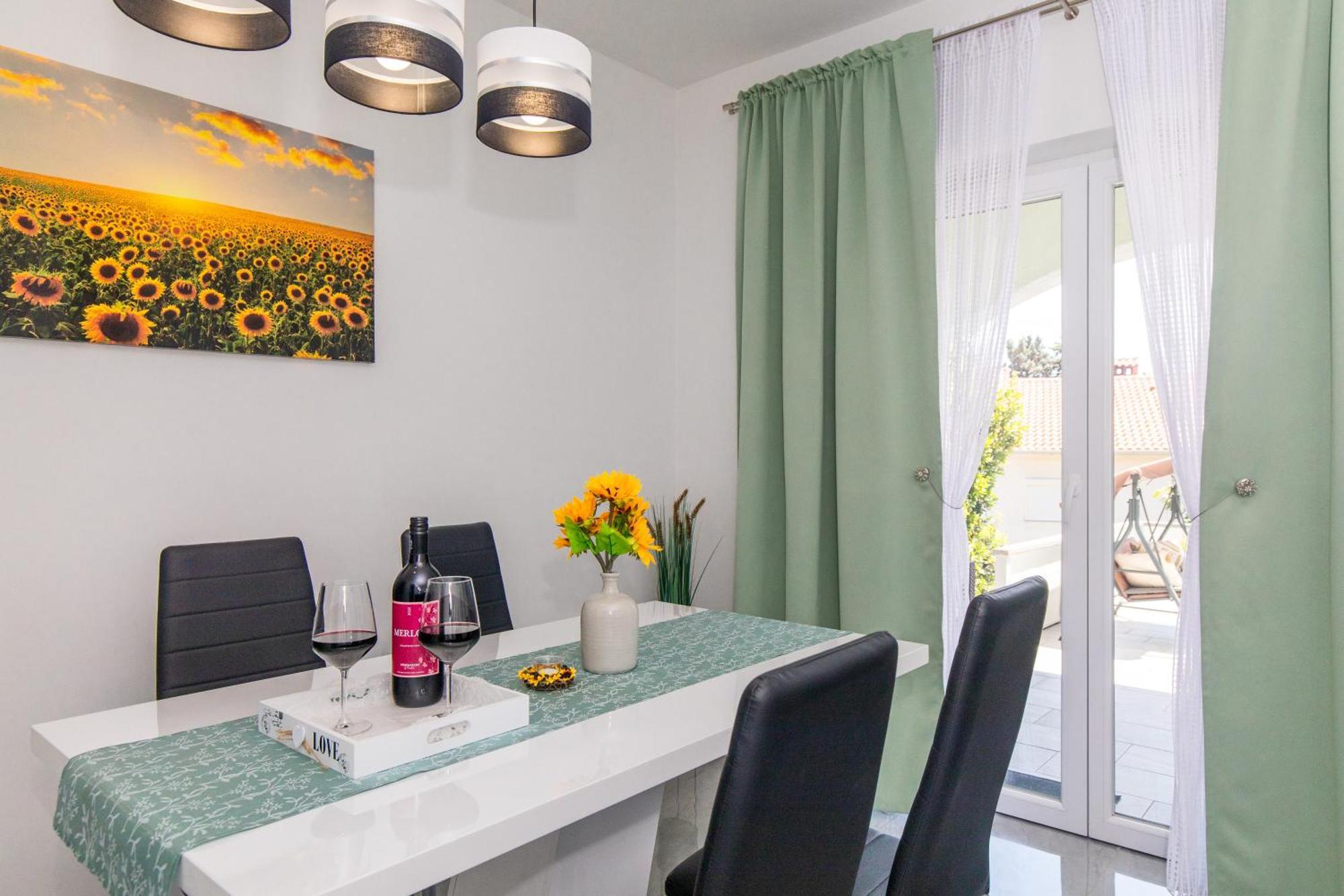 Apartment Tara With Seaview Krk Town Exterior foto