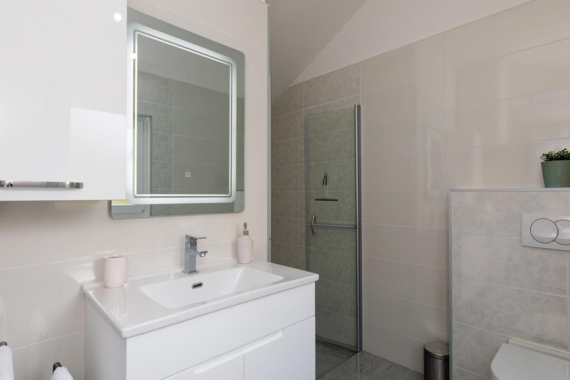 Apartment Tara With Seaview Krk Town Exterior foto