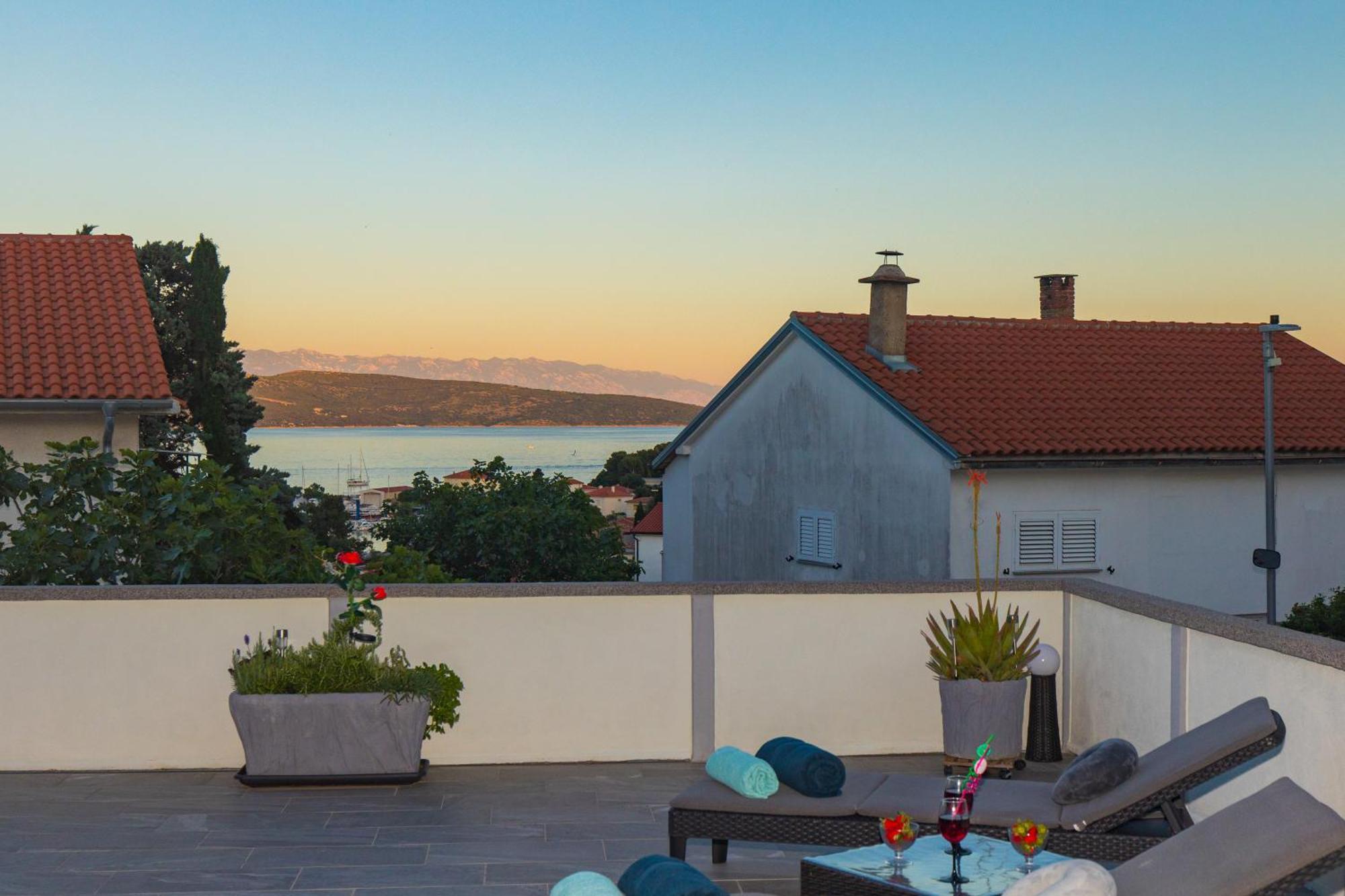 Apartment Tara With Seaview Krk Town Exterior foto