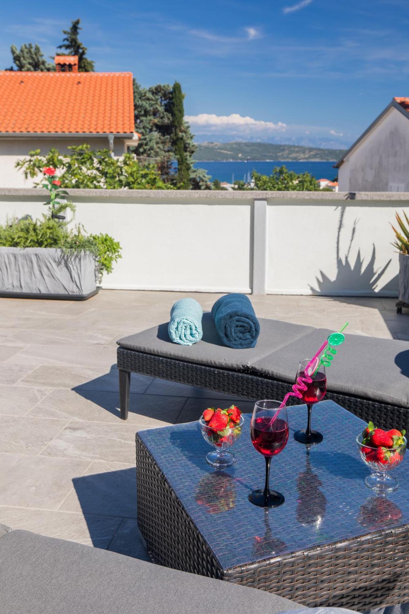 Apartment Tara With Seaview Krk Town Exterior foto